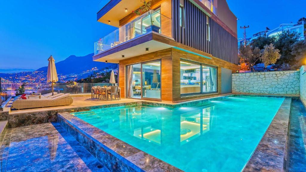Swimmingpoolen hos eller tæt på Kalkan Kisla Bay Luxury Villa - 6440