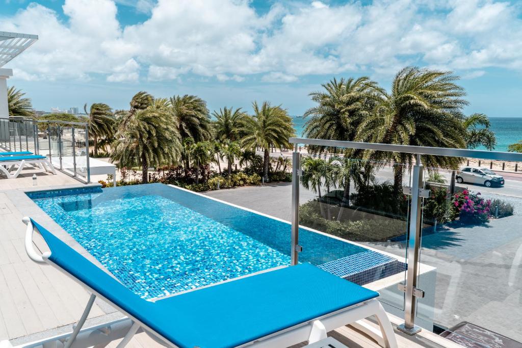 Ocean Z Boutique Hotelの敷地内または近くにあるプール