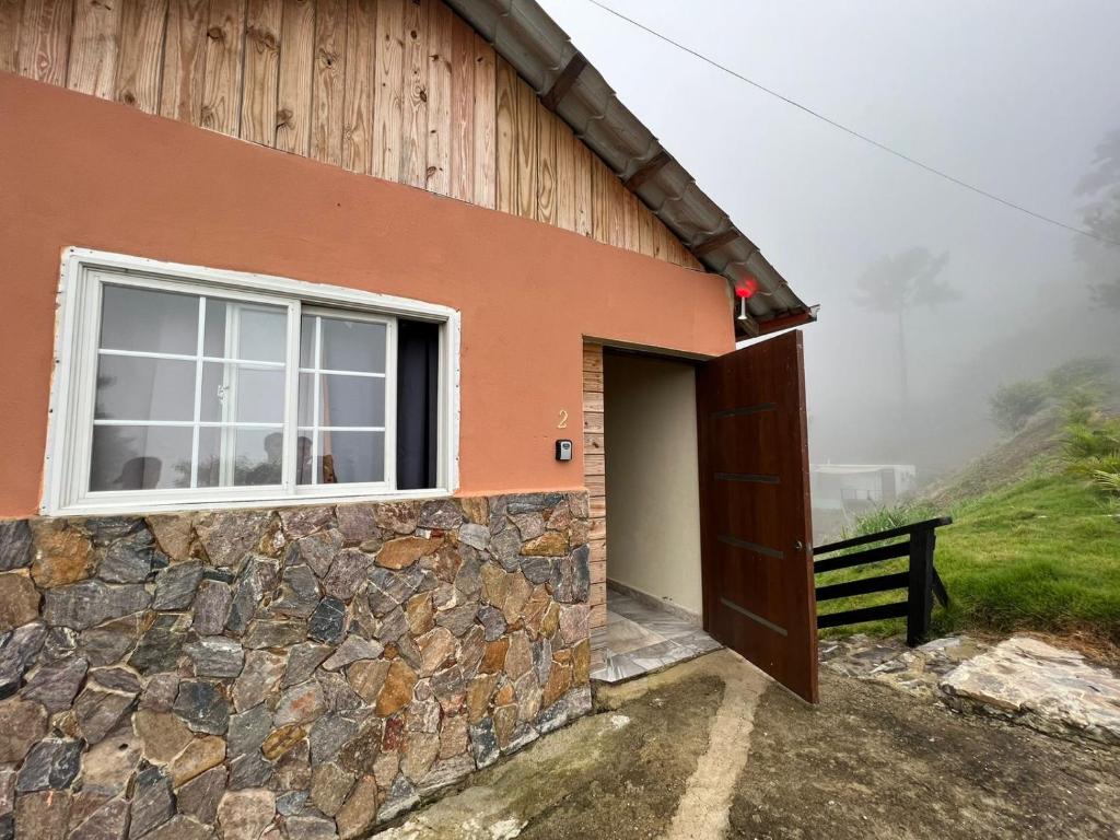 Budova, kde se chata nachází