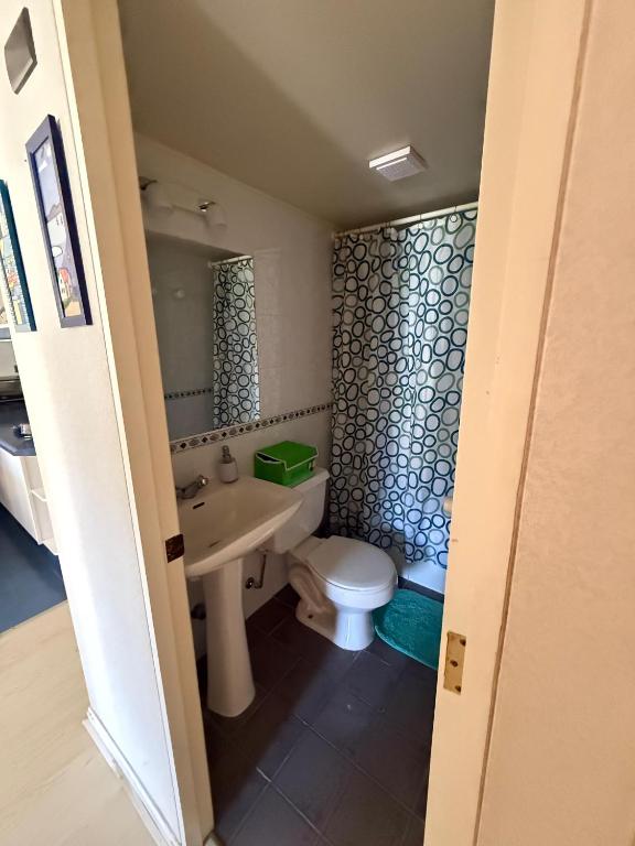Koupelna v ubytování Departamento en Algarrobo Condominio Altos de Mirasol