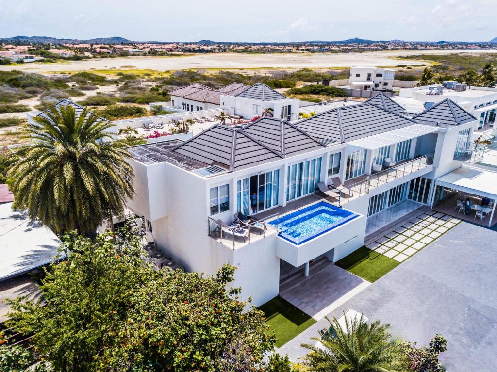 Ocean Z Boutique Hotelの敷地内または近くにあるプール