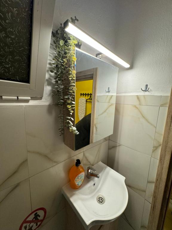 Koupelna v ubytování Yellow home Κίτρινο Σπίτι - myHomee