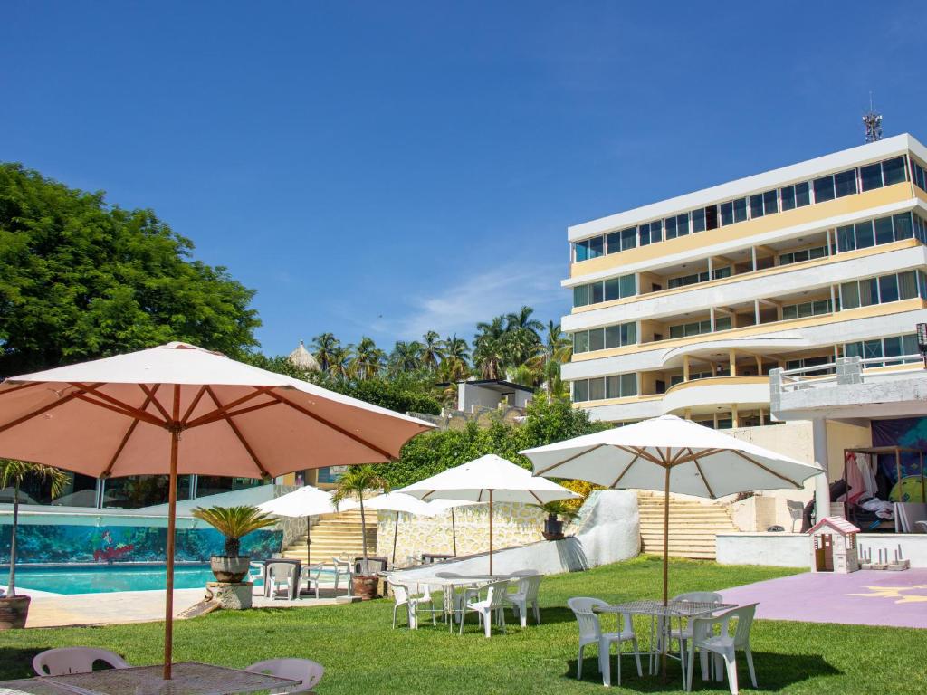 Bazén v ubytování Hotel en Tequesquitengo nebo v jeho okolí