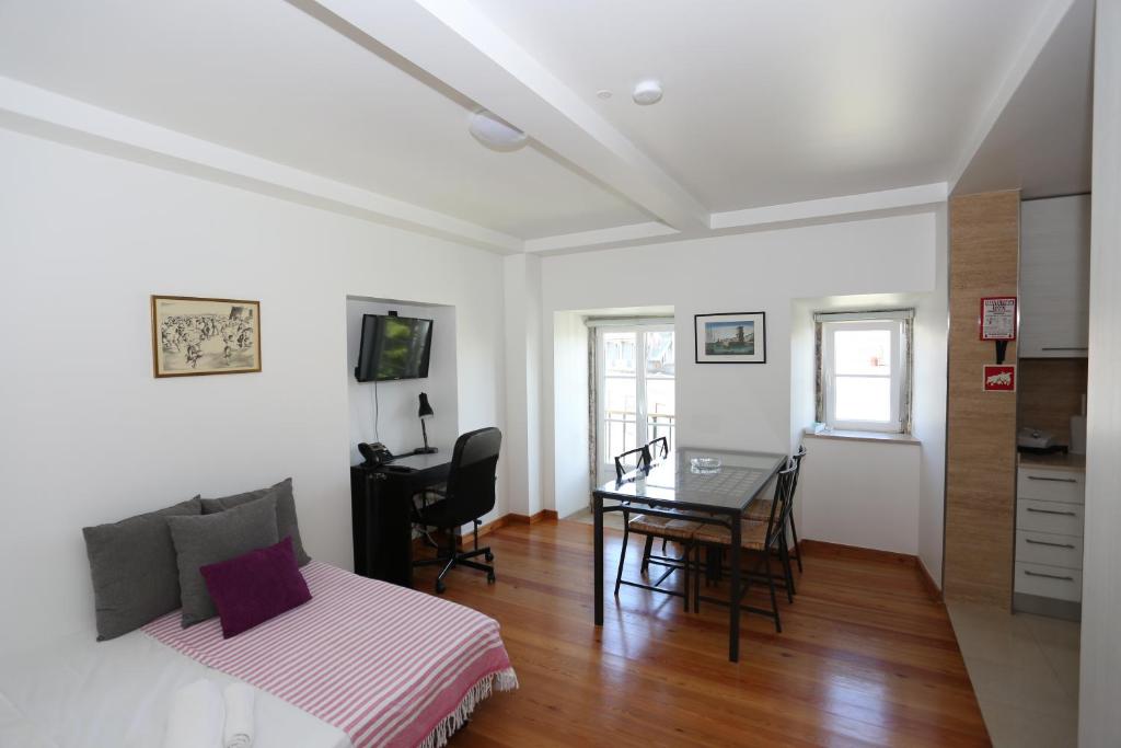 Quiet Prince Apartments - 19