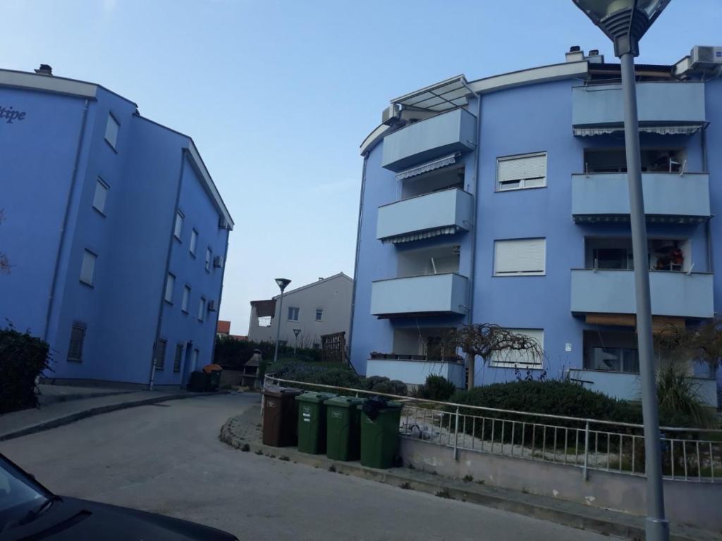 Apartments with parking space Zadar - 23692