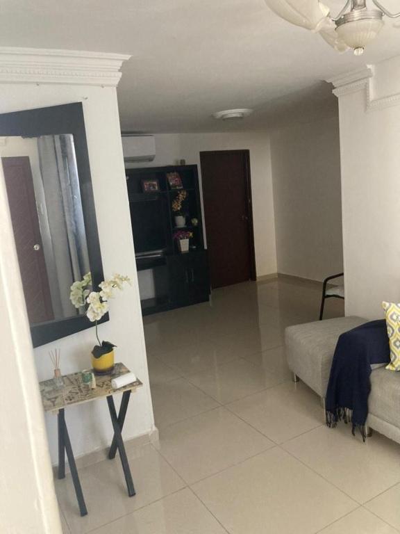 Posezení v ubytování Habitación en apartamento compartido al frente del cc Unico
