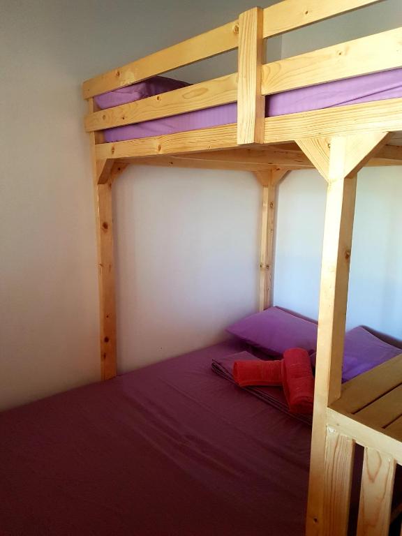 Voodi või voodid majutusasutuse Lokal Home Hostel toas