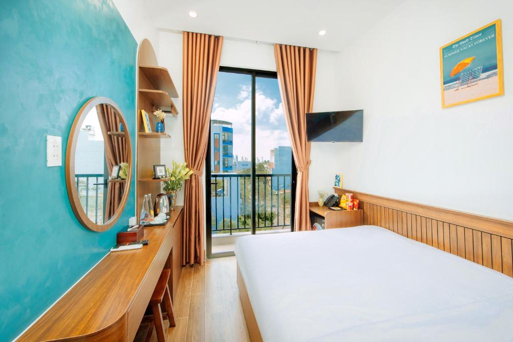 Giường trong phòng chung tại The BackPacker Hotel