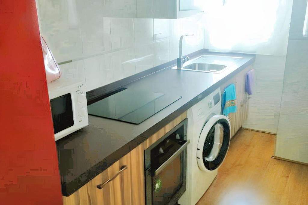 Kuchnia lub aneks kuchenny w obiekcie Modern Apartment Málaga 80 m² + Balcony