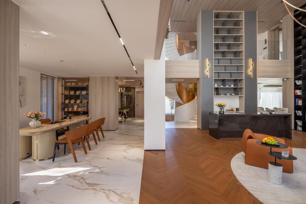 Posezení v ubytování Taohuawu Mountain Luxury Villa Hotel