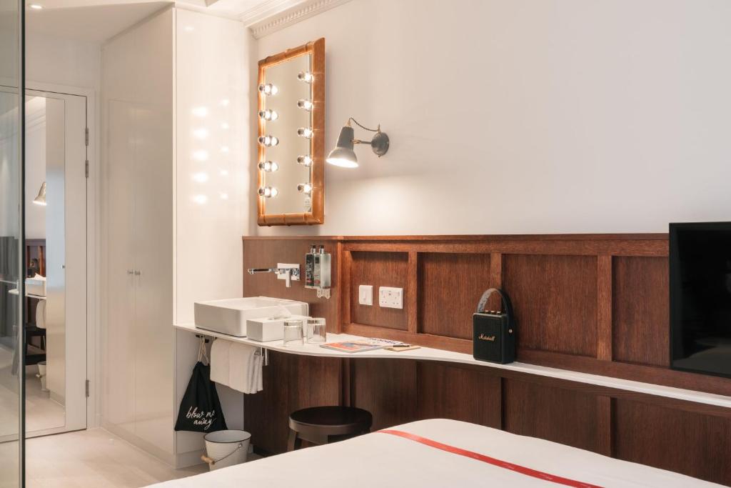 Ruby Stella Hotel London - Resim 29