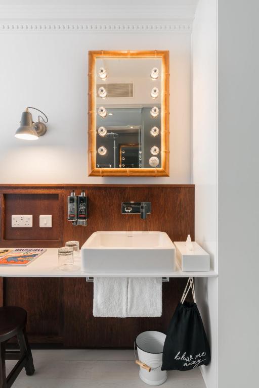 Ruby Stella Hotel London - Resim 38