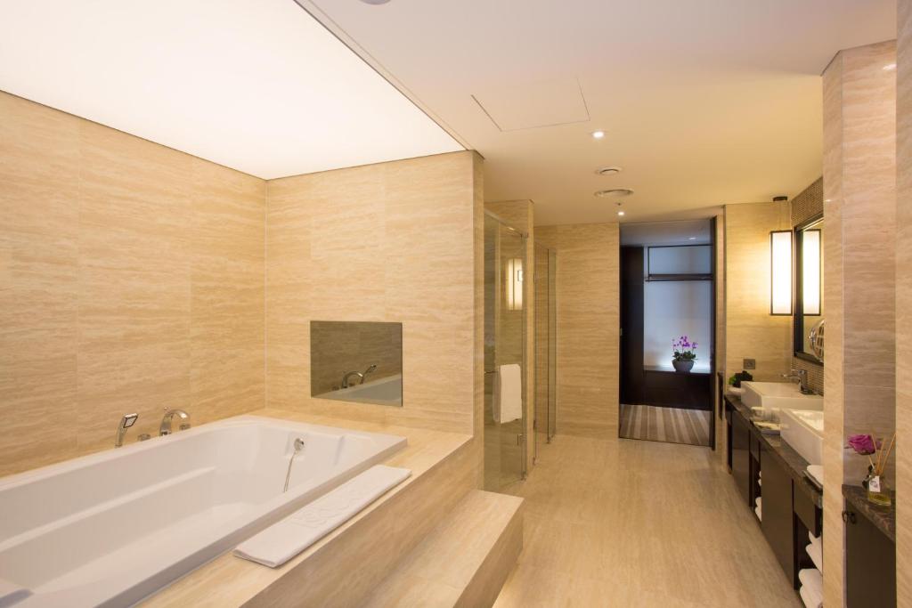 Koupelna v ubytování I Square Hotel