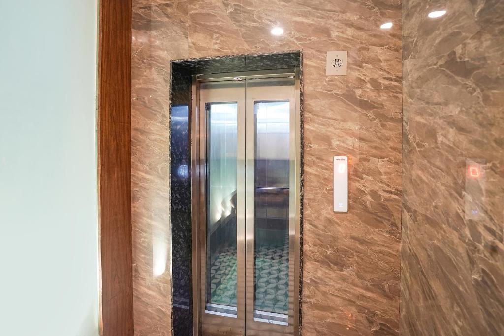 Koupelna v ubytování FabHotel Sarja Sky