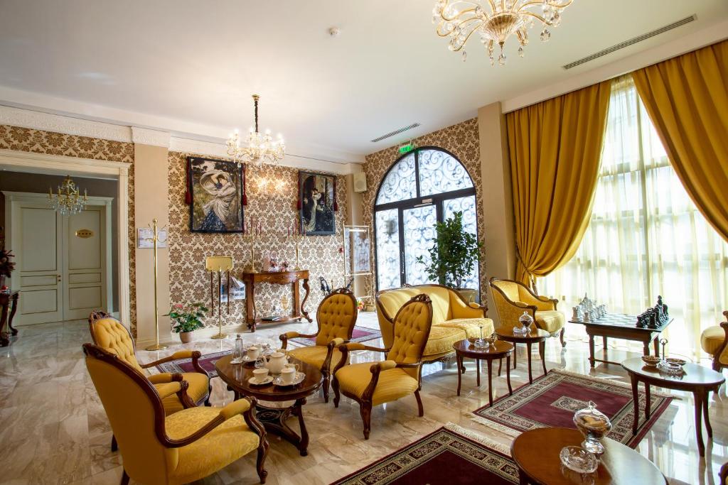 Posezení v ubytování The Arlington Boutique Hotel