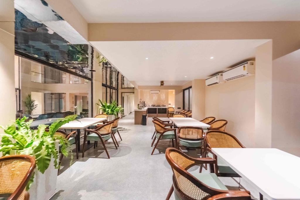 Posezení v ubytování Vilmaris Luxury Hotel in Calangute