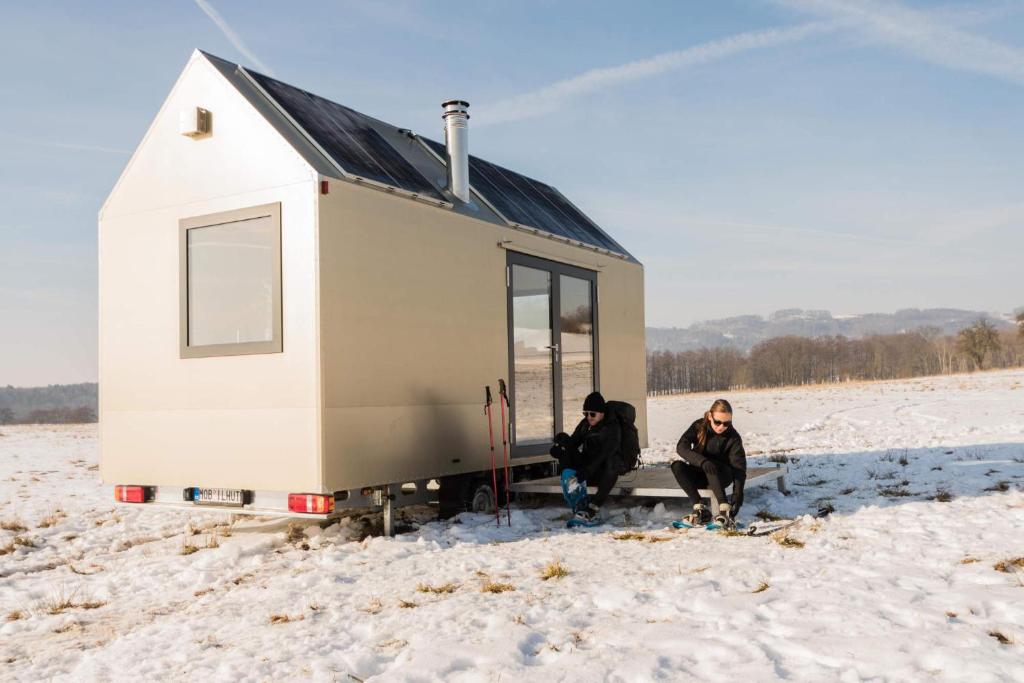 Mobile Hut - Resort Statek Starý Týn - luxusní glampingové ubytování v zimě