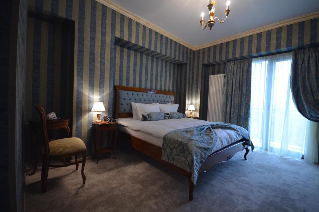 The Arlington Boutique Hotel - Double Room With Balcony