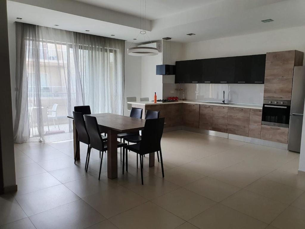 Kuchyň nebo kuchyňský kout v ubytování ICC Holiday apartment in Marsascala