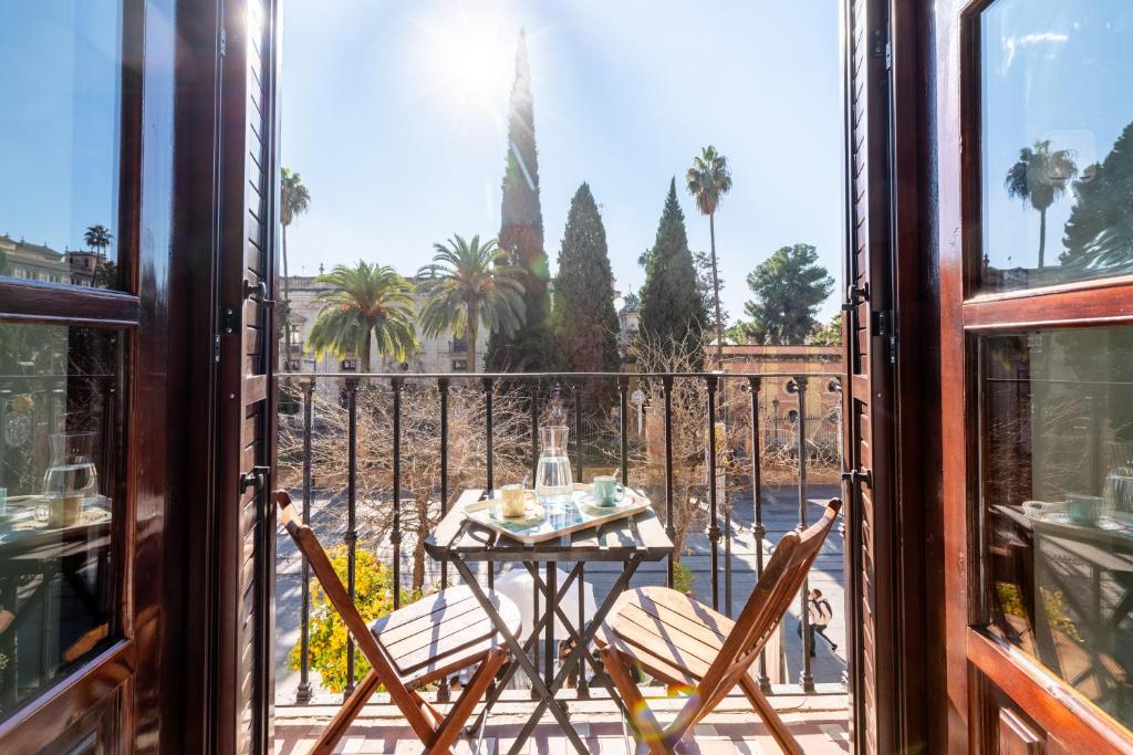 SF Apartamento con balcones con vistas al Hotel Alfonso XIII y a la Universidad