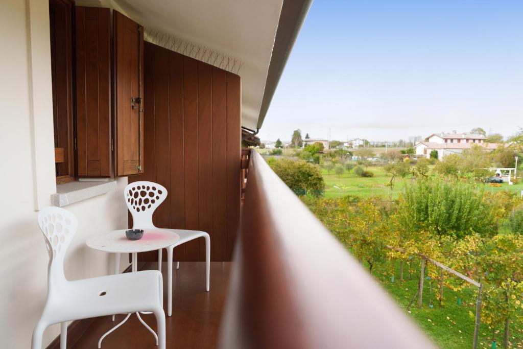 A balcony or terrace at Agriturismo Tonutti