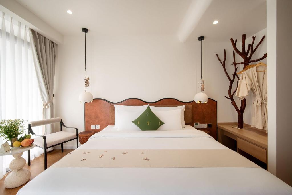Luxury Deluxe High-Floor Balcony Room with Once-time minibar
