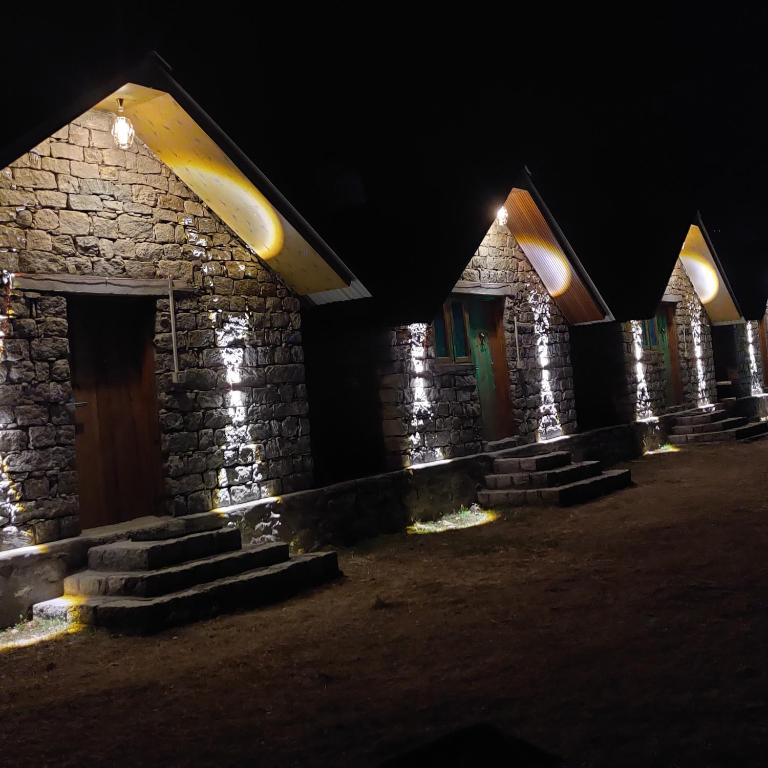 Fotografie z fotogalerie ubytování Stone Huts v destinaci Manāli