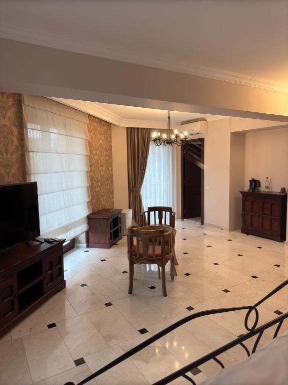 Kaleidoscope Boutique Hotel - King Room With Balcony