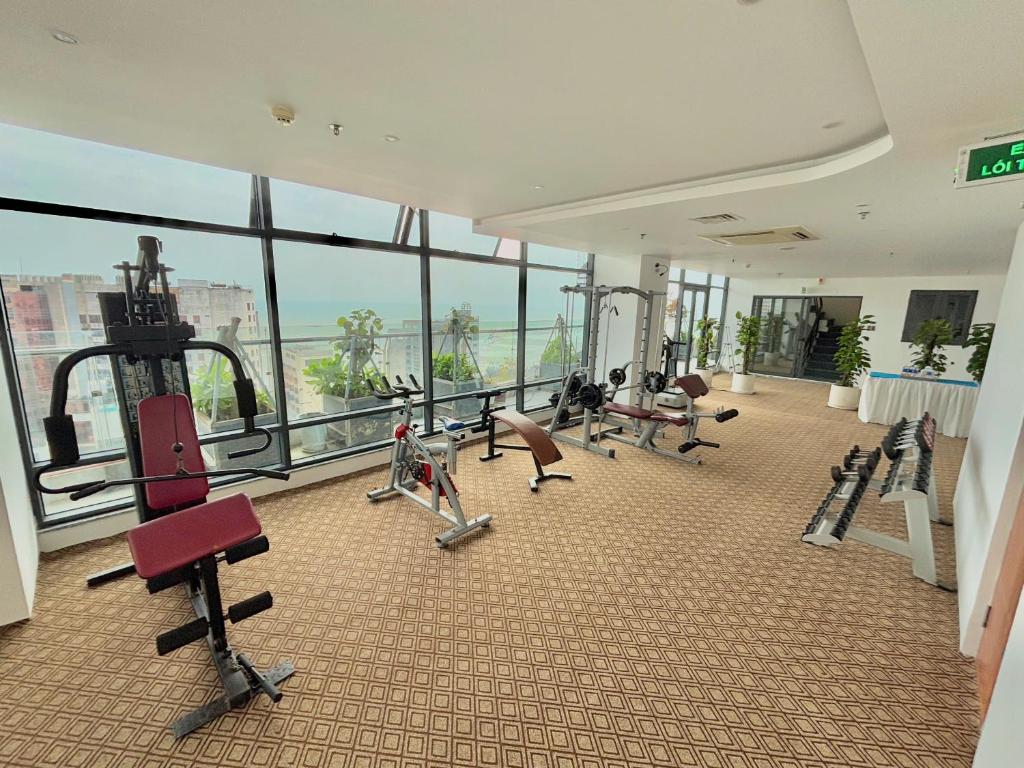 Fitness centrum a/nebo fitness zařízení v ubytování Avatar Danang Hotel