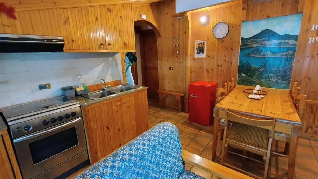 Η κουζίνα ή μικρή κουζίνα στο repaci 17 home