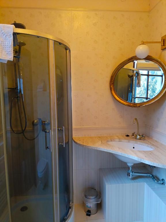 DWÓR POD RÓŻAMI - Chambre Double
