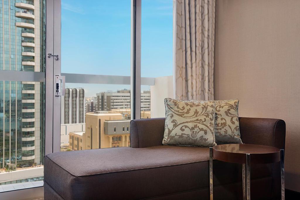 Posezení v ubytování Sheraton Dubai Creek Hotel & Towers