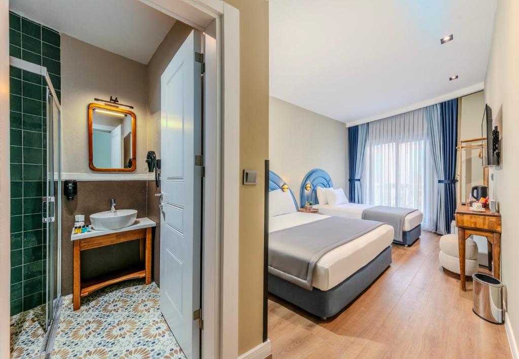 Nenessa Airport Hotel - 16