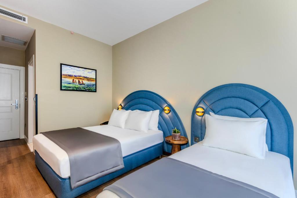 Nenessa Airport Hotel - 17