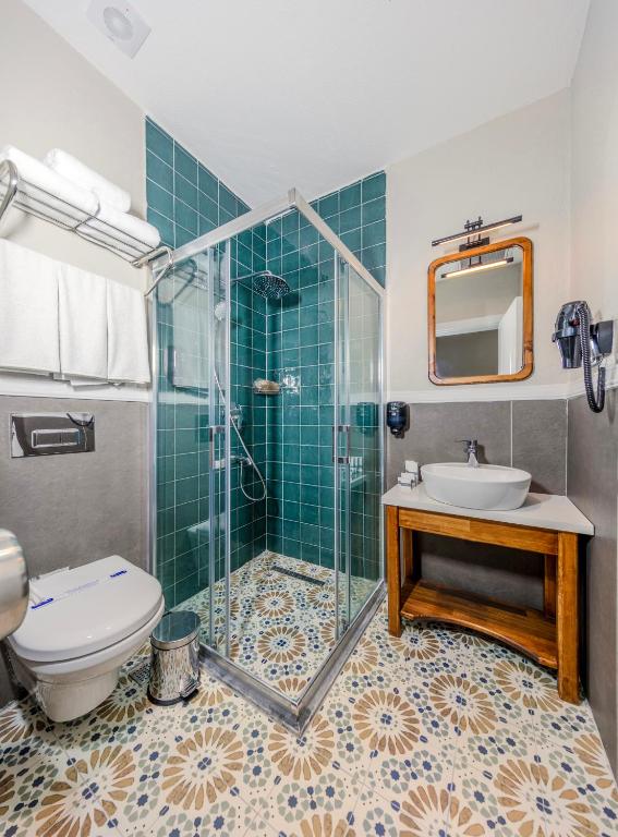 Nenessa Airport Hotel - 2