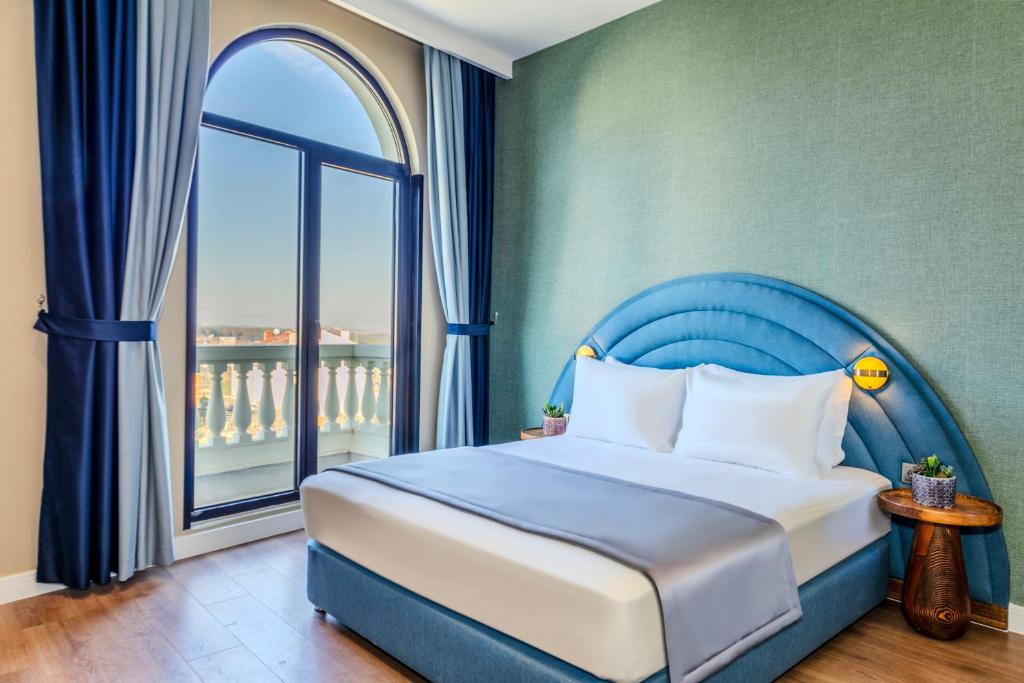 Nenessa Airport Hotel - 13