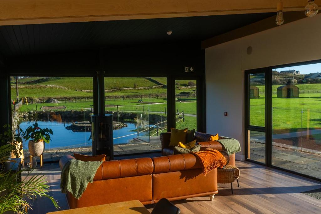 Bazén v ubytování Castledarcy Glamping nebo v jeho okolí