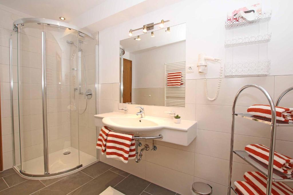 Koupelna v ubytování Appartements Sailer
