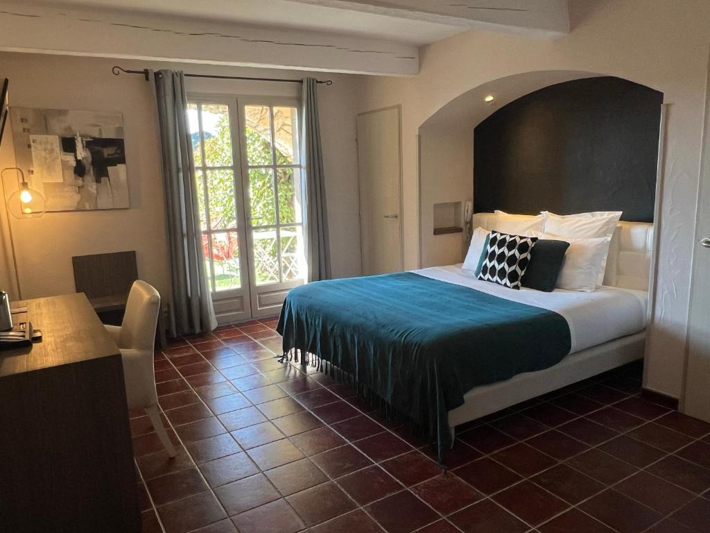 Logis Hôtel Restaurant La Bergerie - Double Room With Terrace