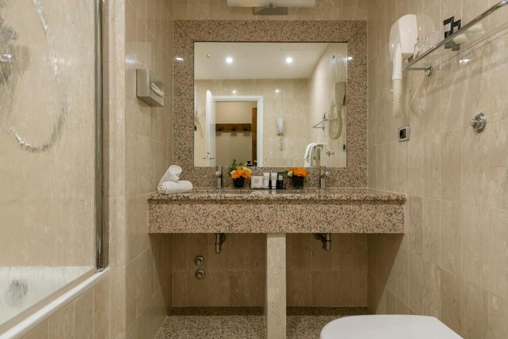 Bettoja Hotel Mediterraneo - Resim 3