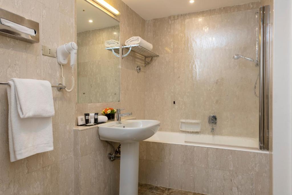 Bettoja Hotel Mediterraneo - Resim 7