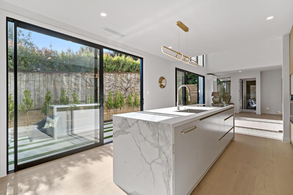 Brand-new Luxury in Remuera - Resim 9