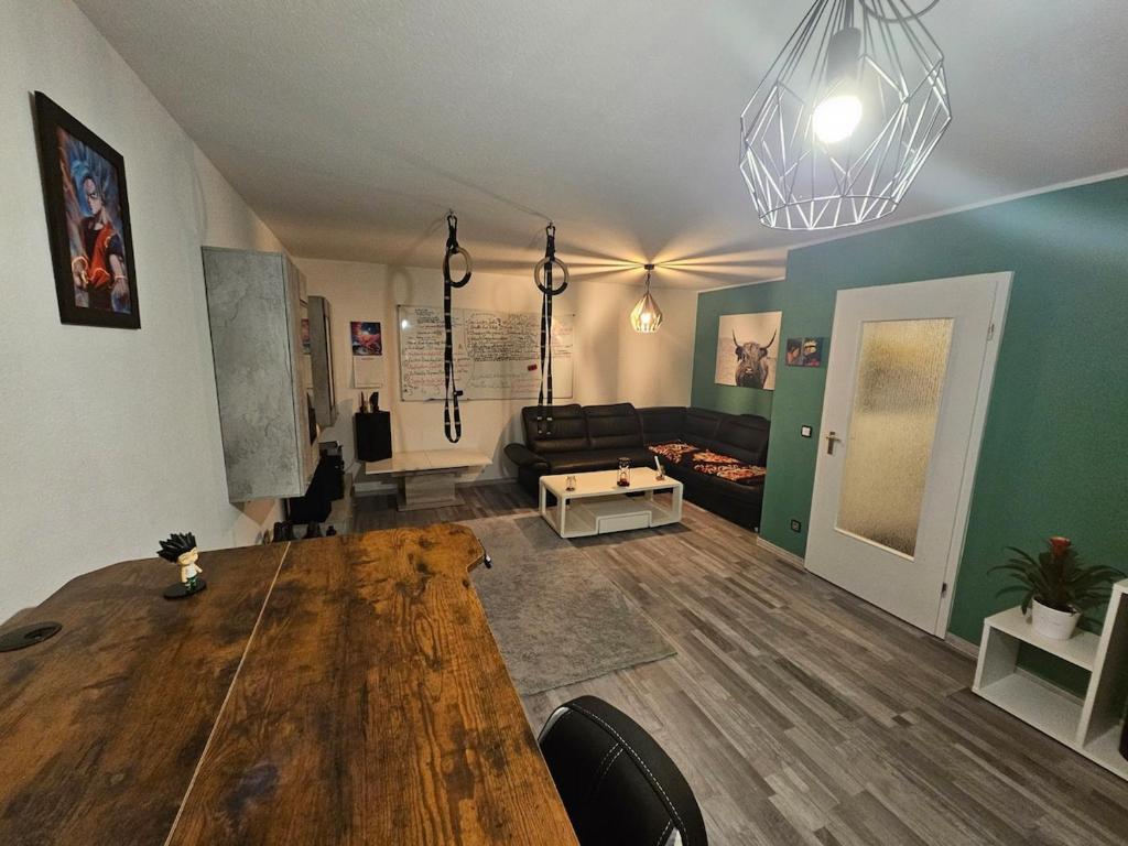 Χώρος καθιστικού στο Gemütliche & Möblierte Wohnung in TOP-Lage