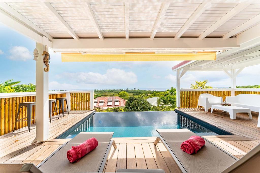 Πισίνα στο ή κοντά στο Villa Ti Moca