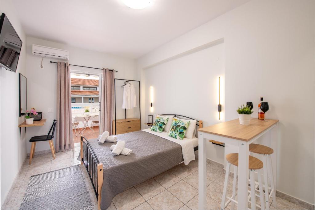Avouris 2 Bedroom Apartment & Studios - Deluxe Studio