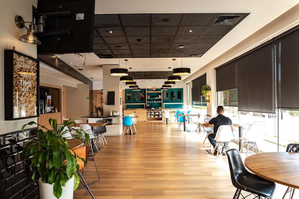 Posezení v ubytování Travelodge BCN Cornella Fira