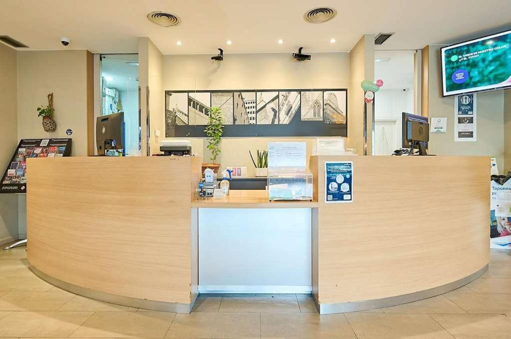 Vstupní hala nebo recepce v ubytování Travelodge BCN Cornella Fira