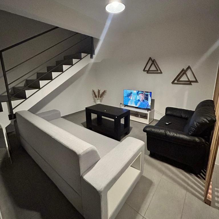 Photo inspiration: Visual Reference: Kuky S Central Penthouse Cluj Cluj Napoca Precios Actualizados 2026