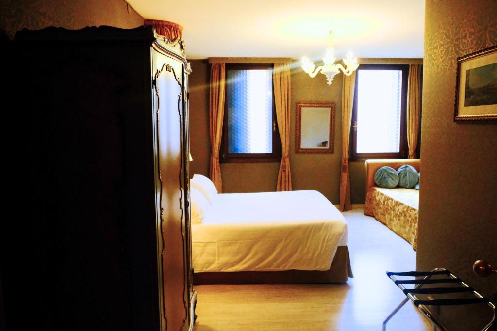 H O T E L S A N G A L L O l - Resim 45