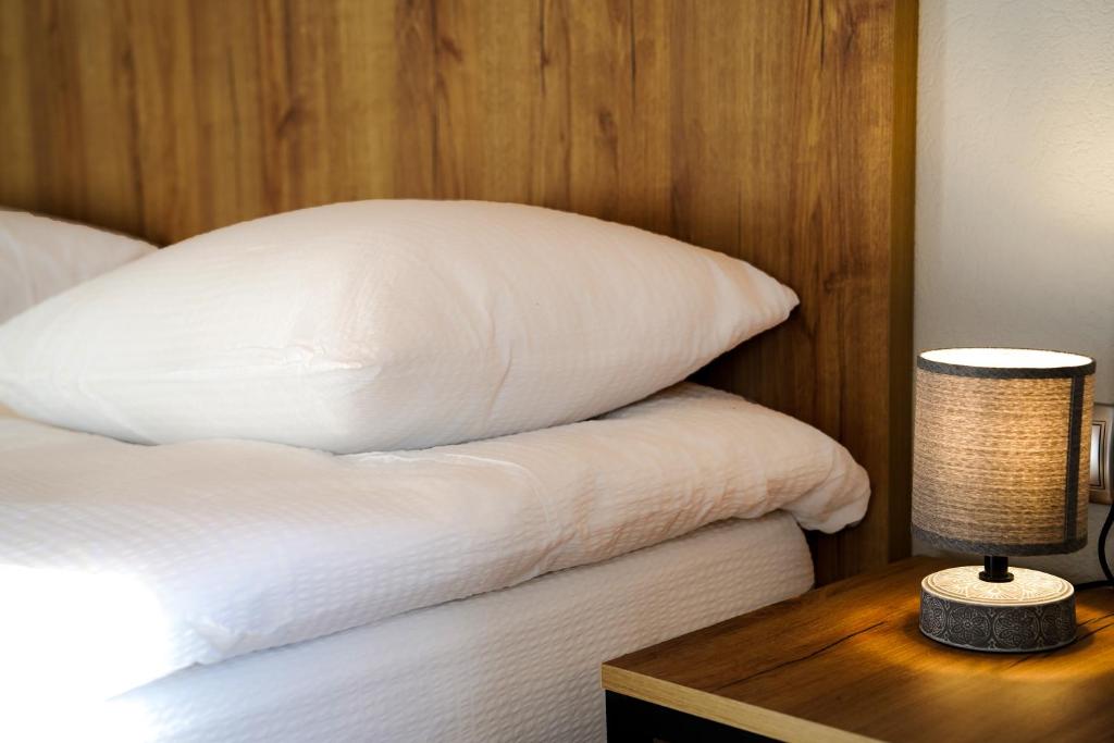 Letto o letti in una camera di Peak Hotel Kazbegi